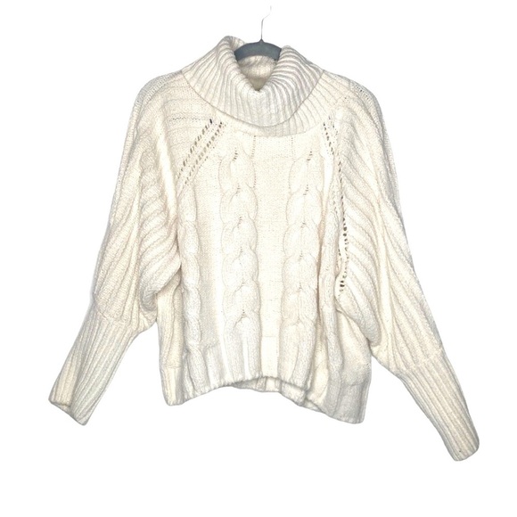 Moon & Madison Women's White Knit Soft Textured Cowl Neck Sweater size Medium - Picture 1 of 9